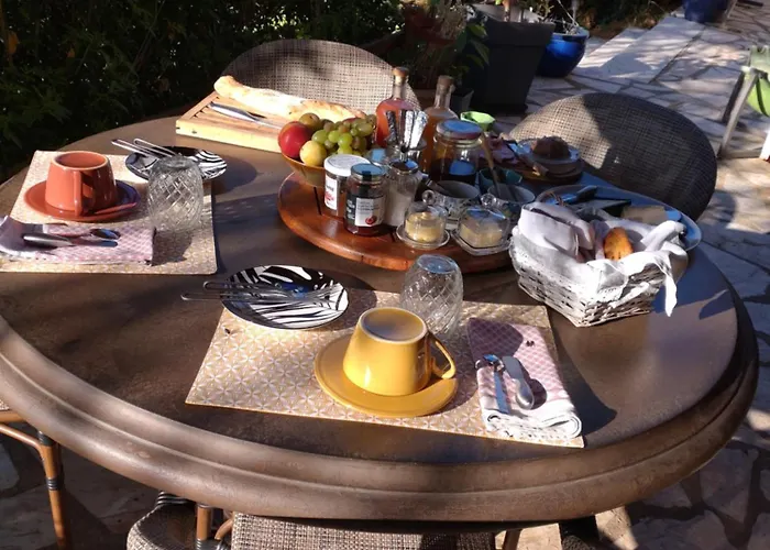 Occit'homieres בית הארחה *